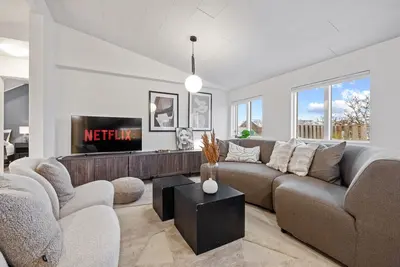 Image de Best Possible Location: Laugavegur Luxury Loft