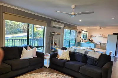 Image de Cheerful 3 bedroom home close to beach and lake