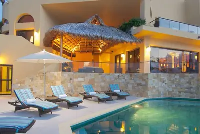 Image de Exquisite 6 bedrooms fully staffed in exclusive gated community \/ private beach
