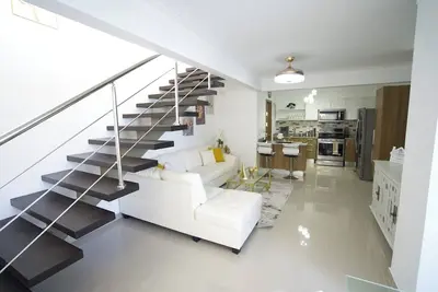 Image de Stunning 3 Bedroom 2. 5 Bathroom Penthouse