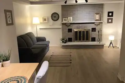 Image de Cozy Full Basement in a nice area, separate entry