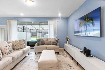 Image de Ultimate 5 Bedroom Windsor Island Resort Pool  home