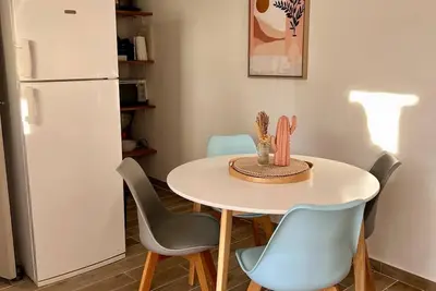 Image de 2 Pièces Confort au Cœur du Mas avec Parking Privé