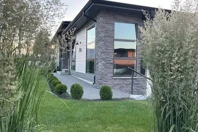 Image de Luxury in LakeView Heights West Kelowna