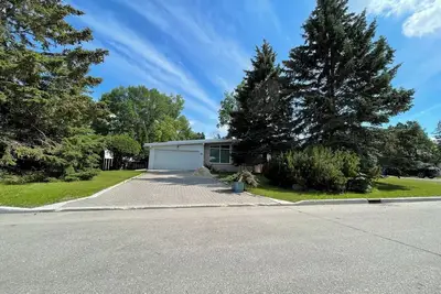 A charming house-5 mins walk to UoM and Blue Bomber Stadium