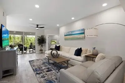 Image de Luxurious home near the beach. High-end gated community with pool, fitness &more