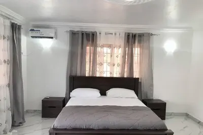Image de Charming 2-bedroom Ocean View Apartment with Wi-Fi, Ac and Generator in Monrovia