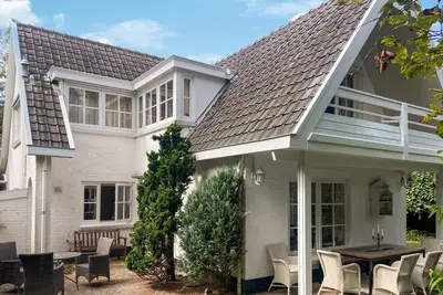 Image de Magnifique maison Ă Groet avec WiFi