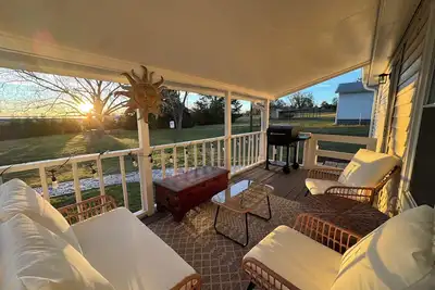 Image de Peaceful and Charming Getaway 3-bedroom home in Braselton with WiFi, Ac