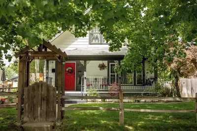 Image de Le Coeur de La Ville - turn-of-the-century Victorian style retreat that sleeps 8