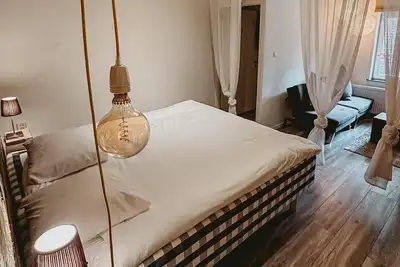 Image de 2+1 persons suite on the river Meuse