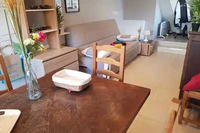 Image de Appartement Entier 3 pièces 62 m2 avec Balcon\nproche Tram T2 a 5 mn a pied