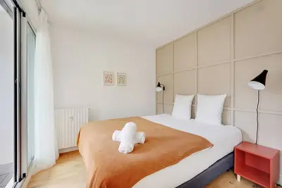 Image de Bel appartement design proche Gare de Lyon, balcon