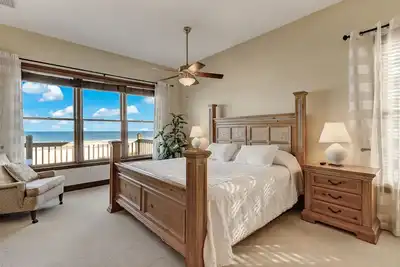 Image de Brand New Balcony at our Oceanfront Private Home