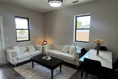 Image de Cozy and modern 2-bedroom apartment close to dt Knoxville and Utk!
