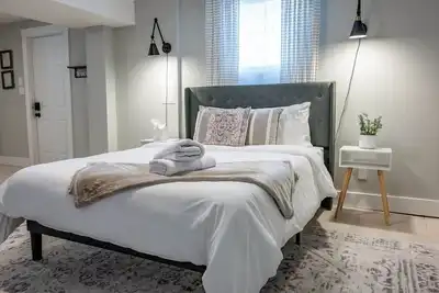 Image de Perfect 1 Bedroom - Sleeps 4 | Near Lu | Newly Renovated! by Saydrajanes Properties
