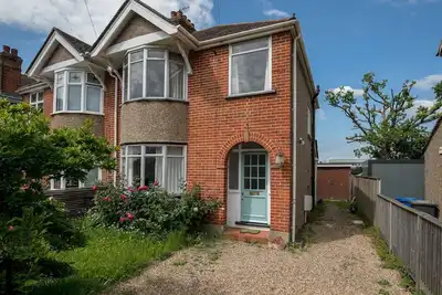 Image de Charming Family Home in Windsor - Parking & Garden| Pass The Keys