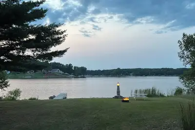 Image de Canadian Lakes Lakefront Cottage Getaway!