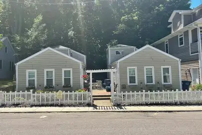 Image de Charming Michigan City Cottage