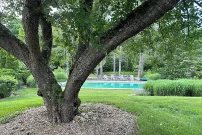 Image de This luxurious property is anything but ordinary! Rent house, barn apt. or both