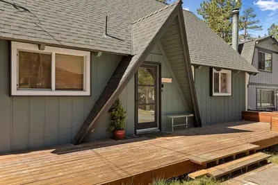 Image de Dream Street Retreat + Mins to Village + Lake!