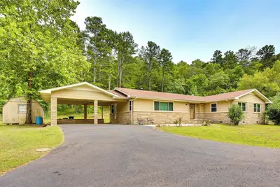 Image de Mt Ida Home w\/ Patio: 11 Mi to Lake Ouachita!