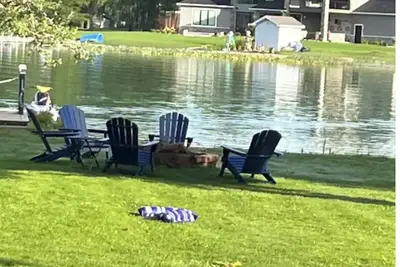 Image de Charming 2-bedroom lakefront cottage on gorgeous Shavehead Lake