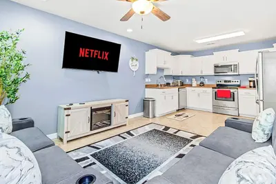 Image de ♥︎Spacious 3br Home Near Spi Beach & Restaurants♡