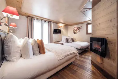 Image de Chalet 1992 by Fantasia Villas