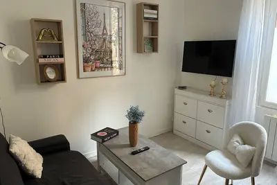 Image de Central One Bedroom Apt Located in Charming Montrouge\n