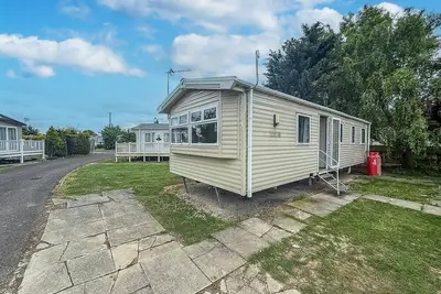 Image de Lovely caravan with free WiFi at Steeple Bay Holiday Park ref 36058b