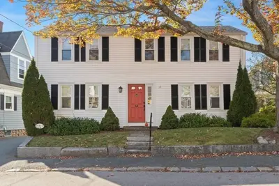 Image de Colonial on High: Steps to Bearskin Neck shops, restaurants, beaches, and more!
