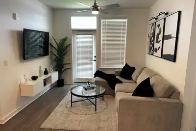 Image de Cozy 1-bedroom apartment in charming with Ac, WiFi, fitness room