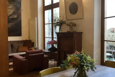 Image de Grand loft sauvage avec jardin dans le marais