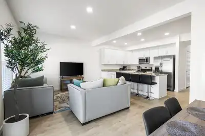 Image de 3-bedroom townhome in serene Spokane Valley with Ac