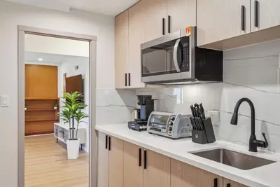 Image de Modern Lux / <10 min from Sfo / Garden Oasis