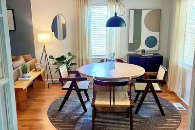 Image de Zen Midcentury-Art Deco Hideaway