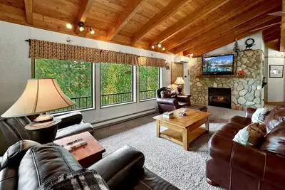 Image de Rustic Pines.