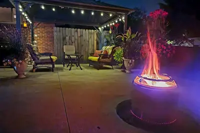 Image de Modern updated & loaded, kid friendly, firepit,