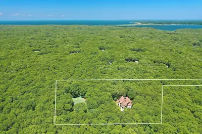 Image de Idyllic Summer Retreat in East Hampton