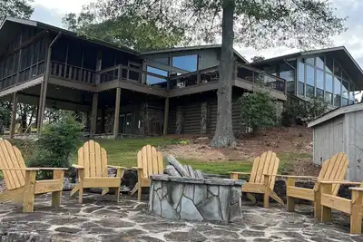 Image de Weiss Lake 6 bedroom house ready for your family fun of Skiing and Fishing.
