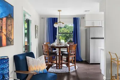 Image de Stylish 2-bedroom + office house with WiFi and Ac in amazing Northeast Austin