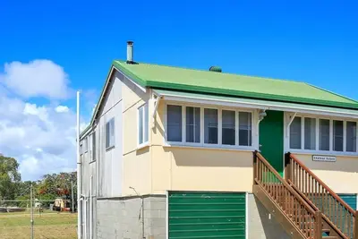 Image de 75 The Esplanade: 1 Br, 1 Ba House in Woodgate, Sleeps 6