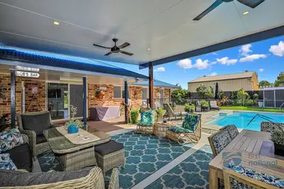 Image de Modern Comfort with a Pool