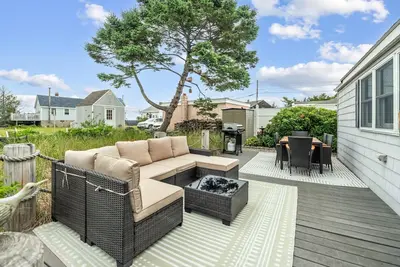 Image de Shoreline Retreat Ocean Views Walk to Beach Ac