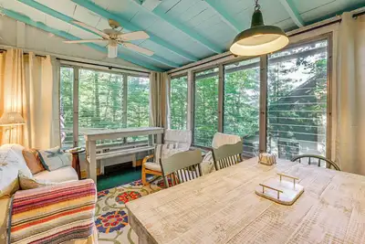 Image de ~ 1 Mi to Dtwn Grand Haven: Lake Michigan Cabin