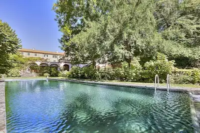 Image de Villa Margaret: A splendid nineteenth-century three-story historical villa surrounded by the greenery, with Free Wi-Fi.