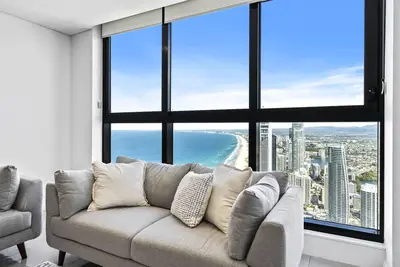 Image de Luxury Modern 3 Bedroom Apartment with Ocean View (Meriton 6609 - 3n - Nb)