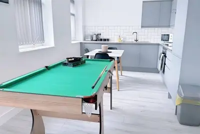 Image de HushHavenHull-Sleep 4| Wifi+Netflix| SnookerTable
