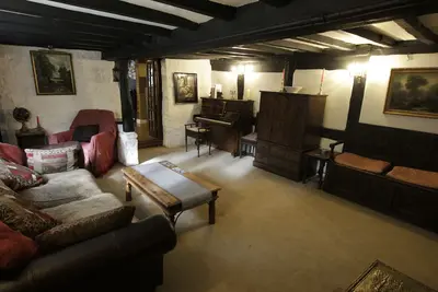 Image de Cozy 16th century Cottage \n